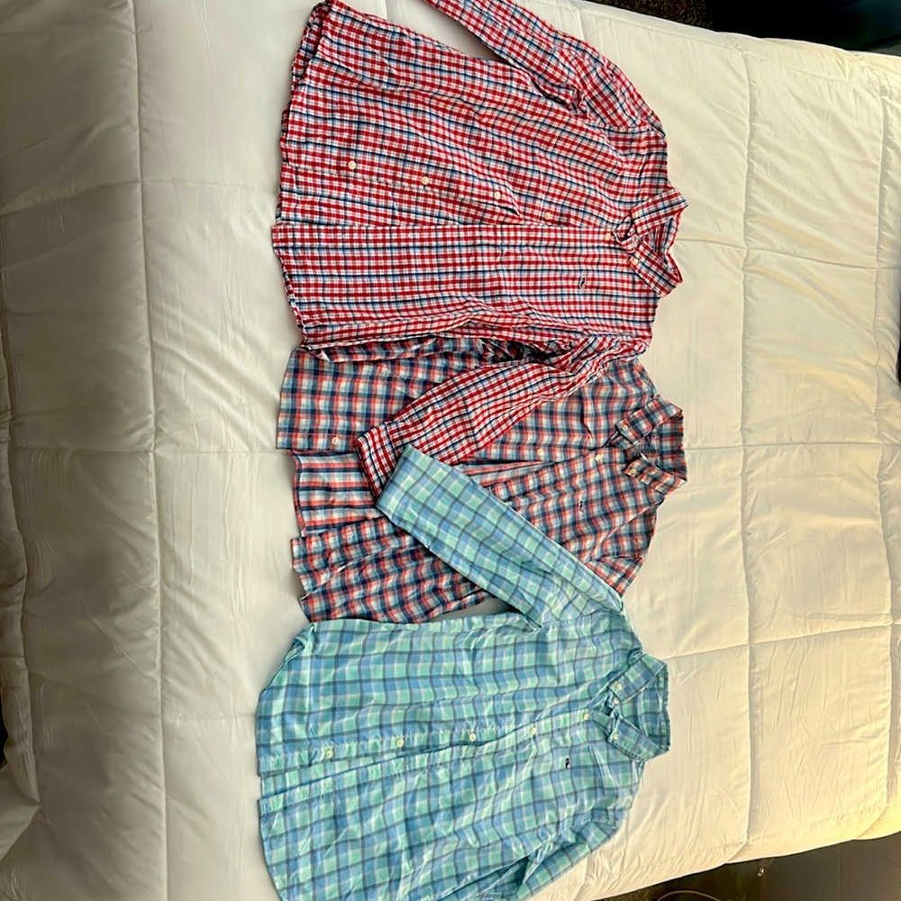Vineyard Vines pinpoint button down shirts for boys or girls Size 8-10.